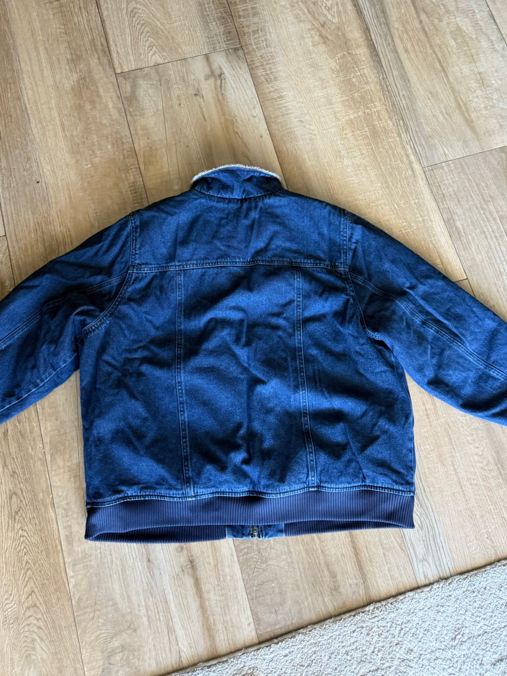 Carhartt Women's Dark Blue Sherpa-Lined Denim Jacket (Runs small) - Picture 6 of 6